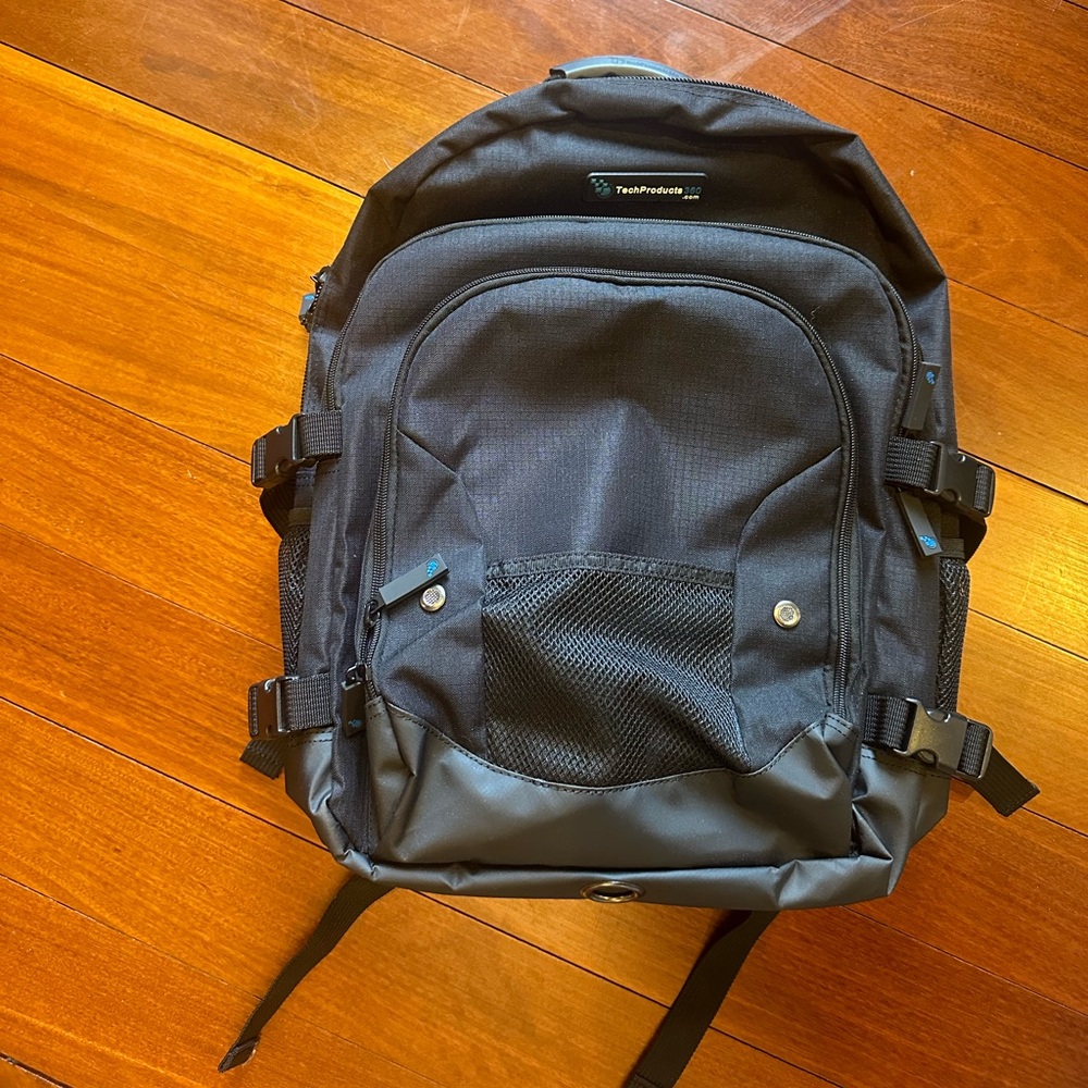 Tech Products 360 backpack NWT